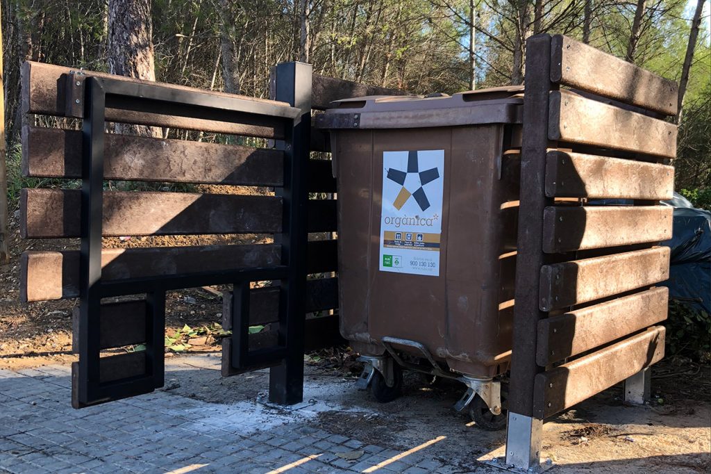 Valla de protección para contenedores de basura orgánica