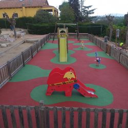 Construcción de parques infantiles